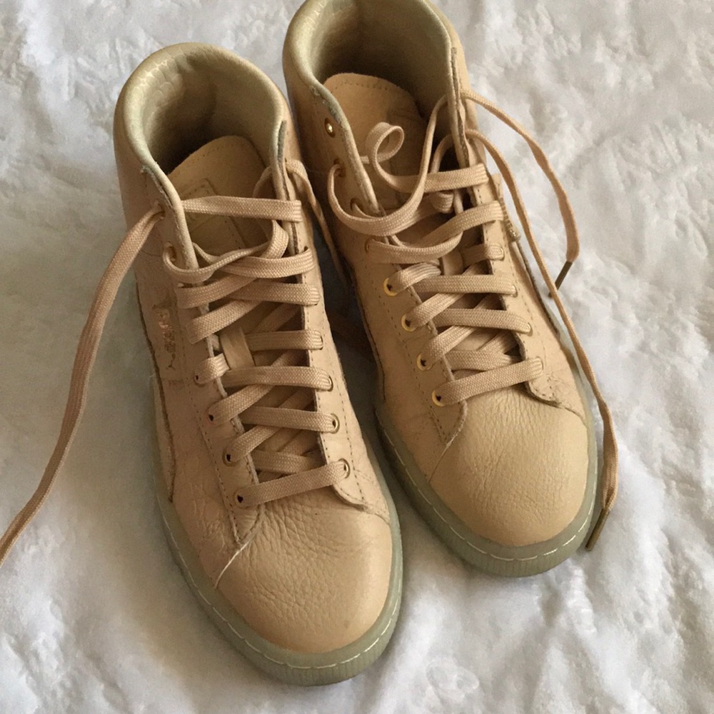 Tenis shoes